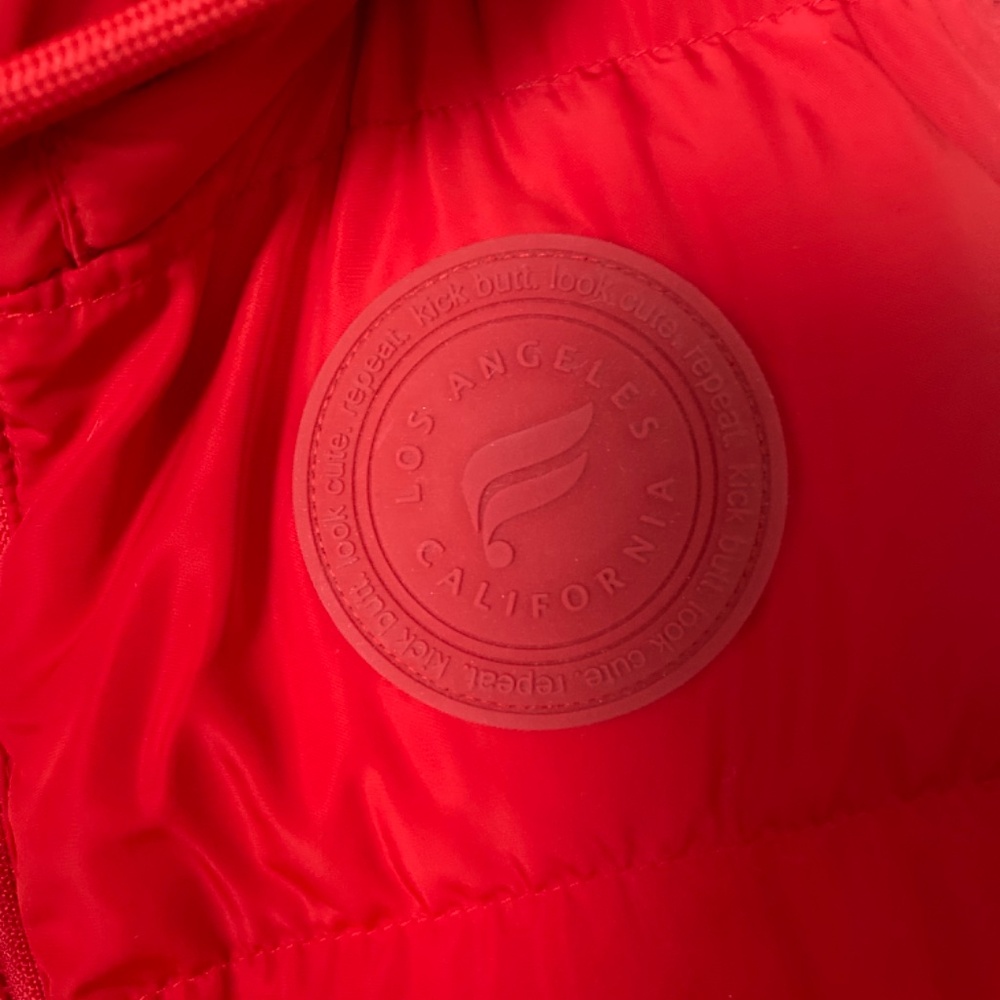 Fabletics Red puffer vest with hood - Picture 4 of 8